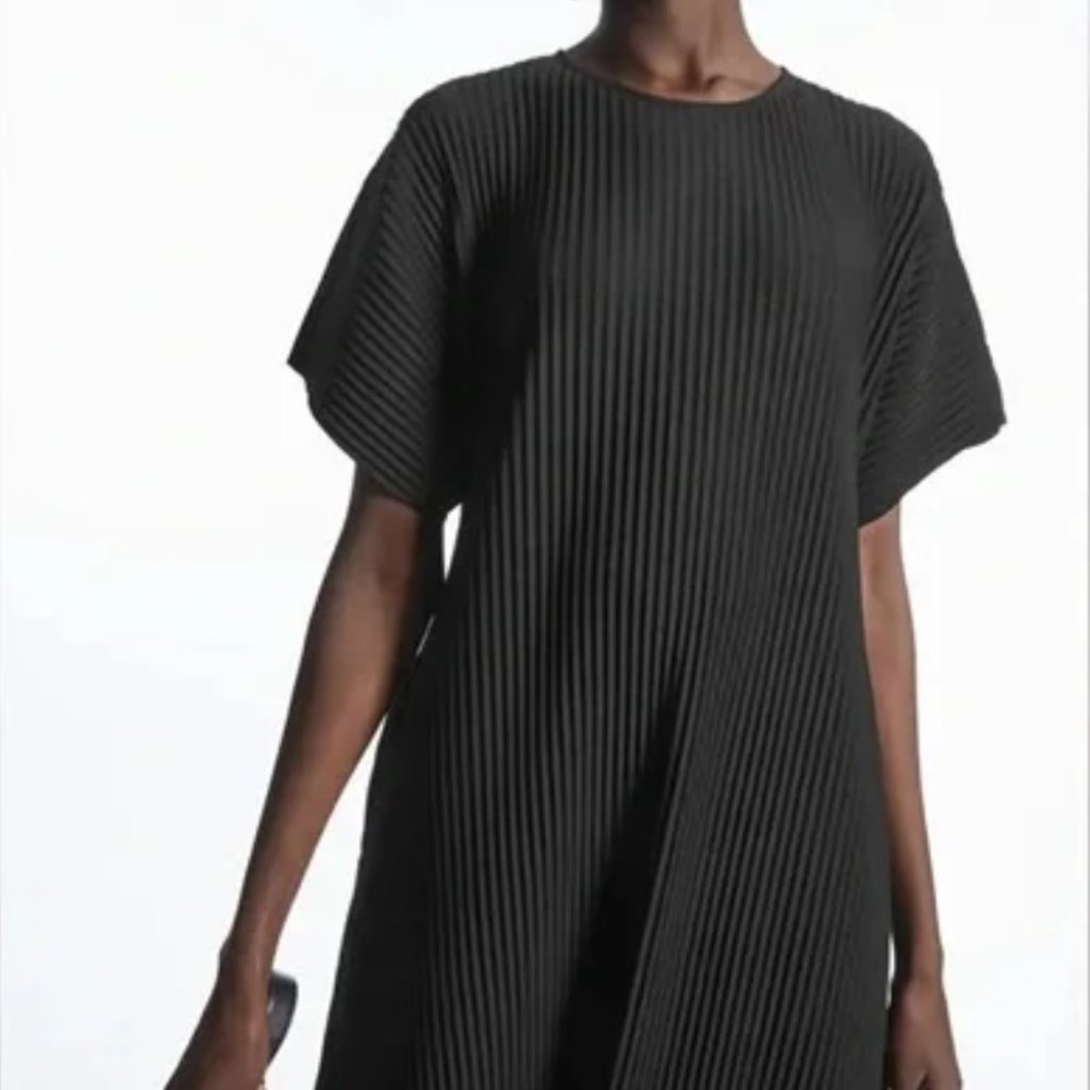 COS PLEATED MIDI T-SHIRT DRESS